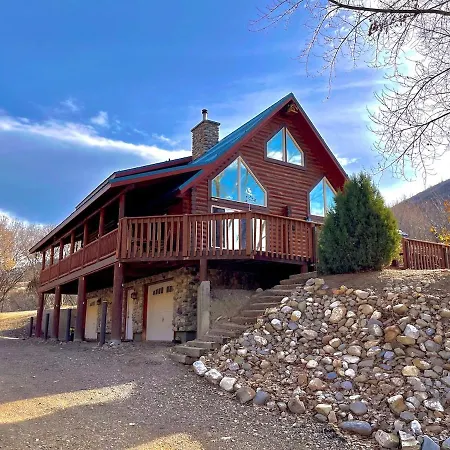 Large Off-Grid Luxury Cabin- Creek Land & Views
